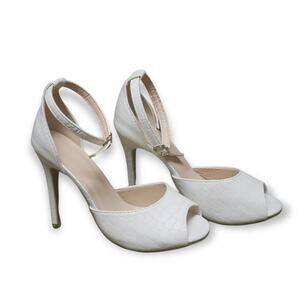 Stiletto Heel Buckle Buckle Peep Toe • White Women's High Heels • Like New
